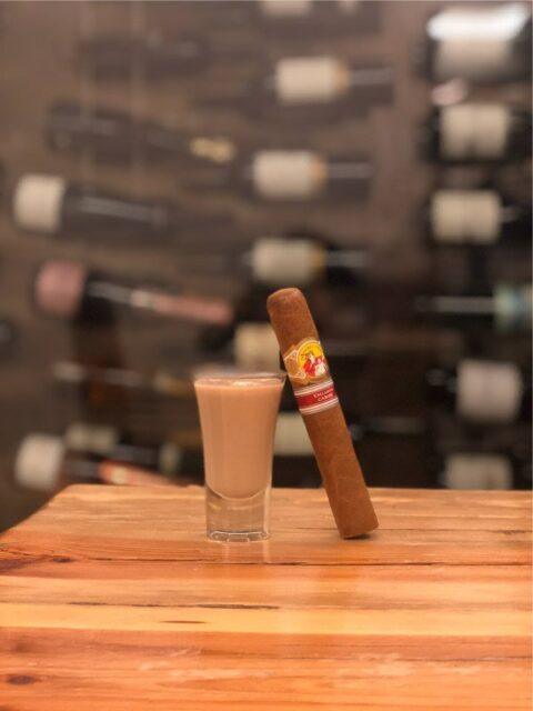 Read more about the article Cigar Pairing: La Gloria Cubana Paraiso 2014 and Baileys