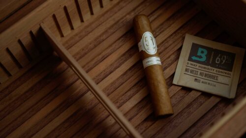 Read more about the article A Beginners Guide To Cigar Humidors